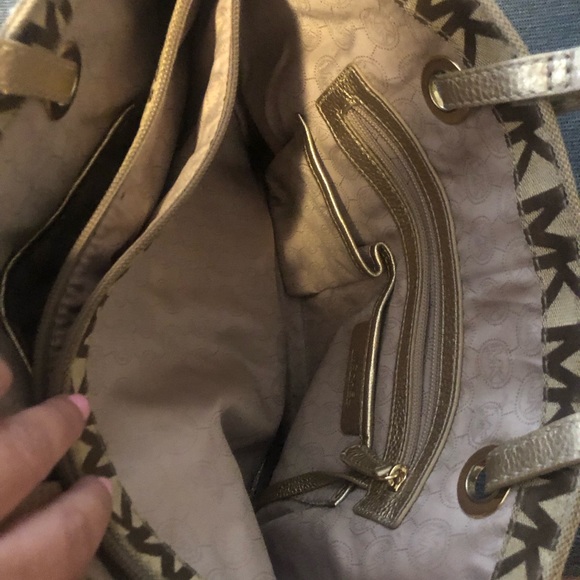 Michael Kors purse - Picture 5 of 6